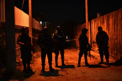 В Мексике вооруженная группа расстреляла посетителей бара: много погибших