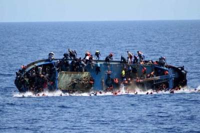 В Средиземном море утонули более 60 беженцев