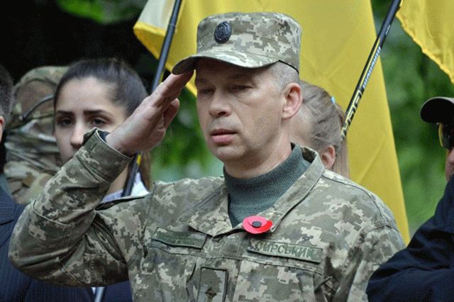 У Зеленского высказались по поводу назначенного Порошенко нового командующего ООС