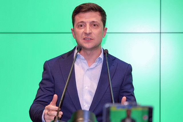 Зеленский сделал жесткое обращение к Раде и Порошенко