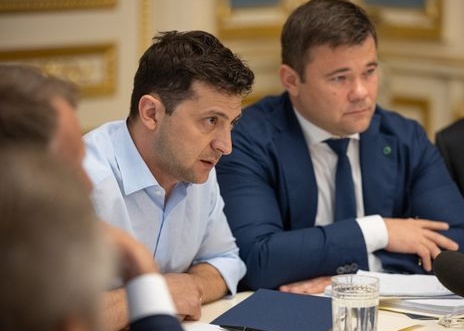Администрация президента покажет видео консультаций Зеленского с главами фракций