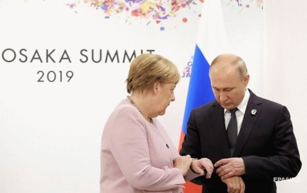 Меркель и Путин обсудили вопрос Украины