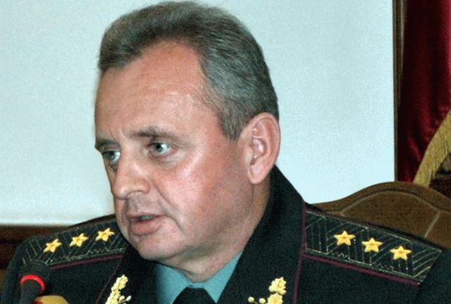 Зеленский уволил в запас генерала армии Муженко