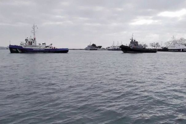 Россия вернула Украине захваченные военные корабли