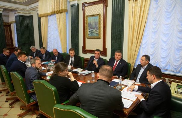 Зеленский утвердил пять сценариев реинтеграции Донбасса