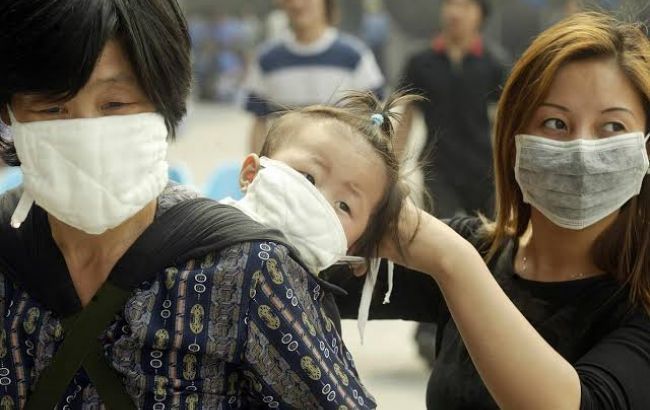 Китай назвал основной путь распространения коронавируса