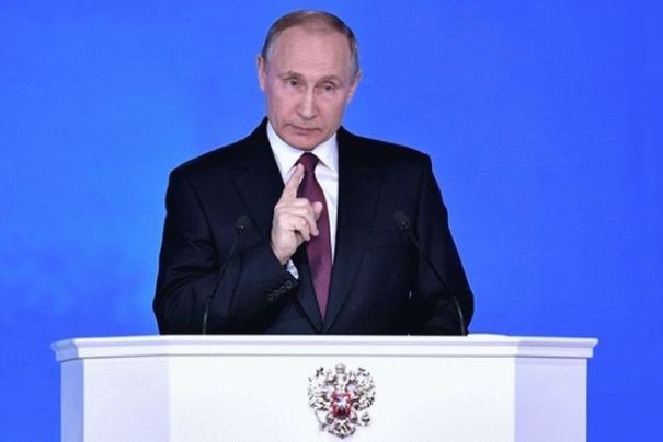 Путин призвал активней «защищать» русский язык