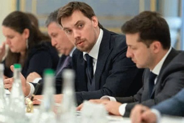 Доверие к власти в Украине стремительно падает: результаты нового социсследования