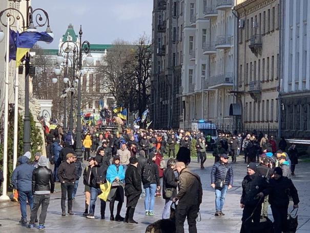 В Киеве прошел многотысячный марш добровольцев