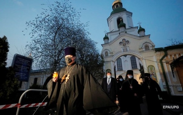 В Киево-Печерской лавре все священники заразились коронавирусом