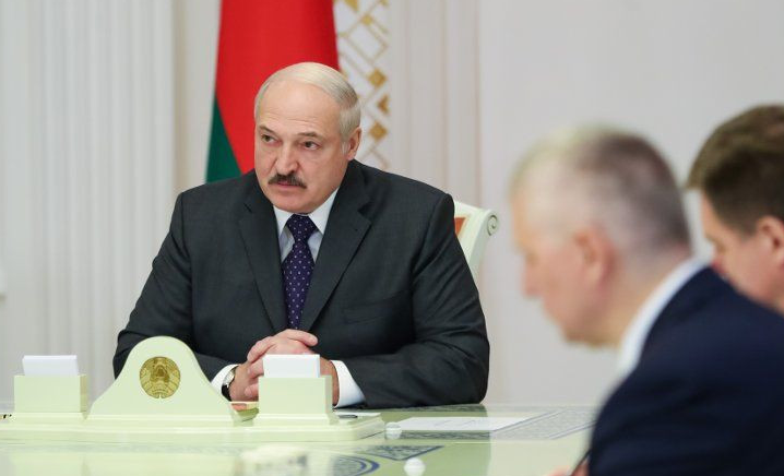 Лукашенко бьет тревогу из-за смертности от коронавируса в Беларуси
