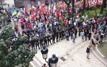 Протесты в Киеве: полиция задержала нападавших на сторонников Шария