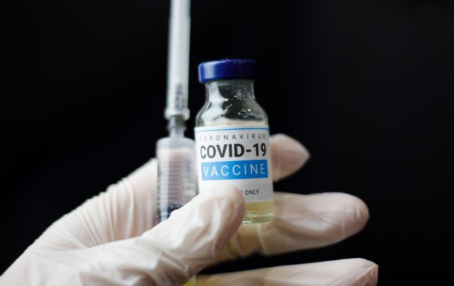 В Британии зафиксировали случаи аллергии на вакцину от COVID