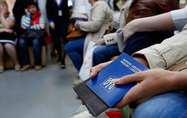 Жителей Украины с российским паспортом хотят ограничить в правах